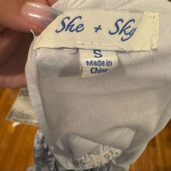 She + Sky Blue Floral Tie-Back Crop Top - Size Small - Picture 3 of 4